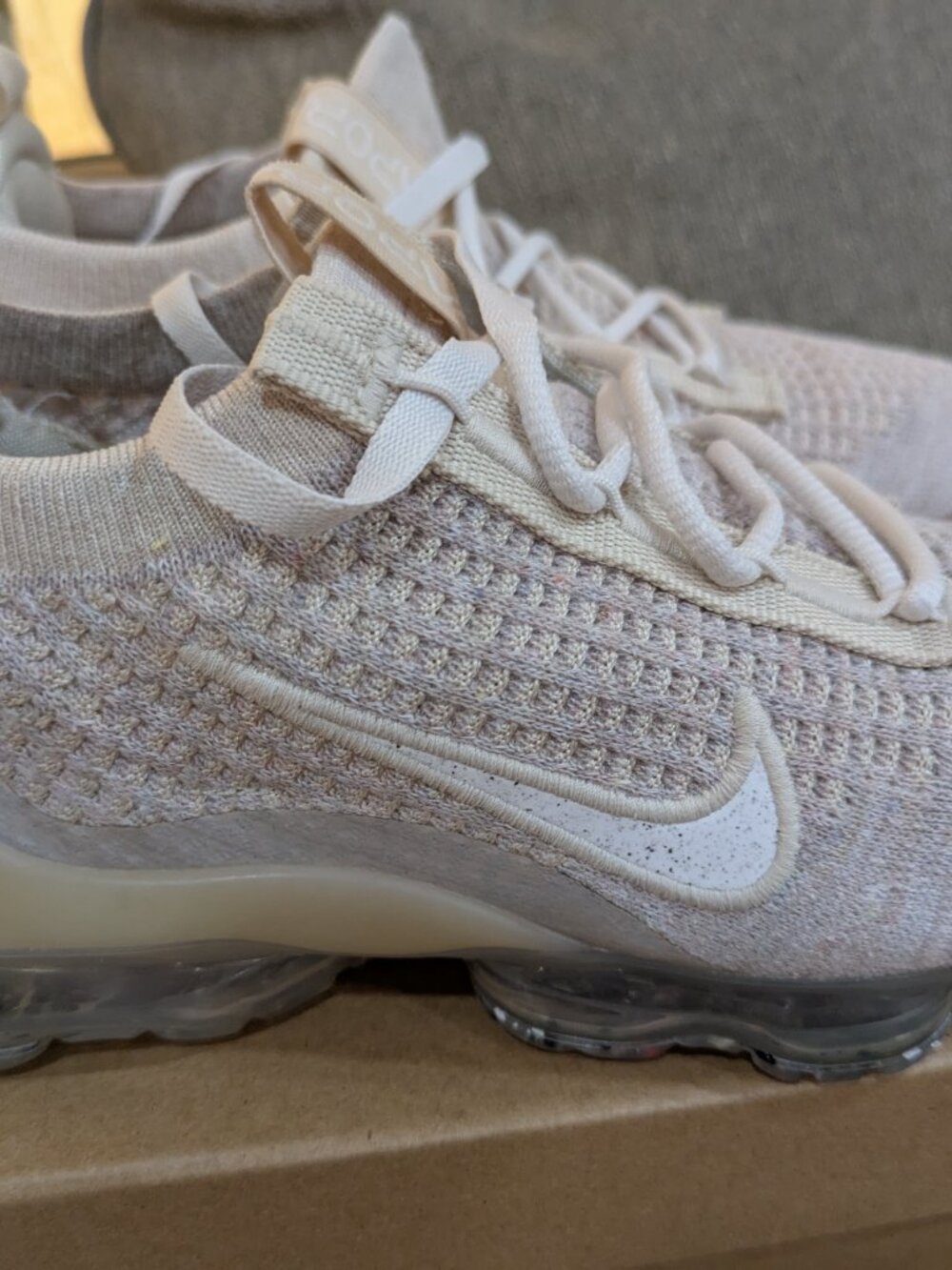 Nike Air Vapormax Womens Athletic Shoes Size 6 Flyknit Stone Grey Good Conditi